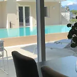 Apartamento *central Lakeside Apt*swimming Pool & Free Parking Peschiera del Garda